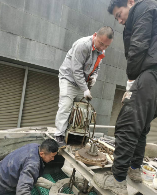 维修现场